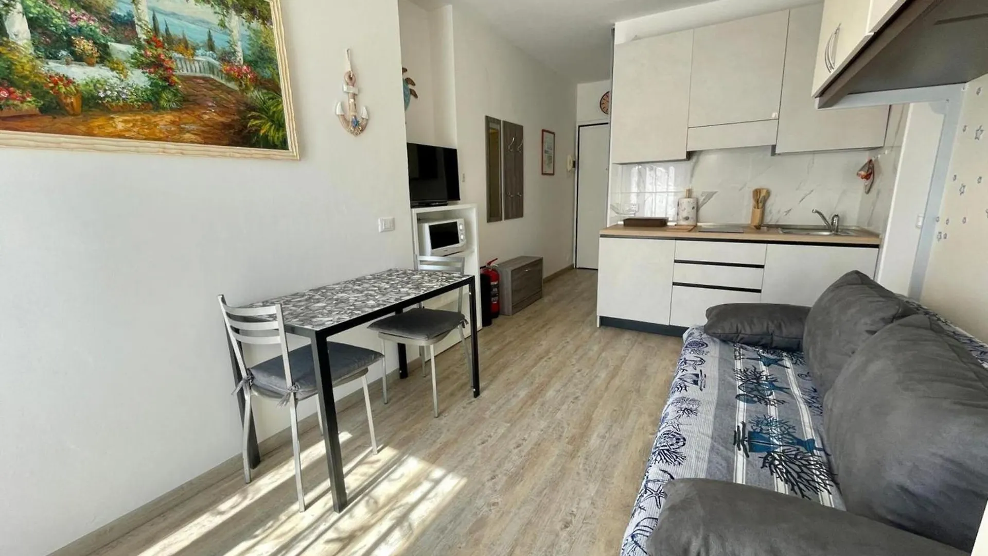 Bright Studio With Balcony بورتو سانتا مارغريتا دي كاورل إيطاليا